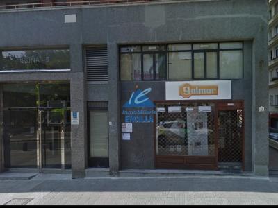 Ver Local comercial situado junto a la boca de metro